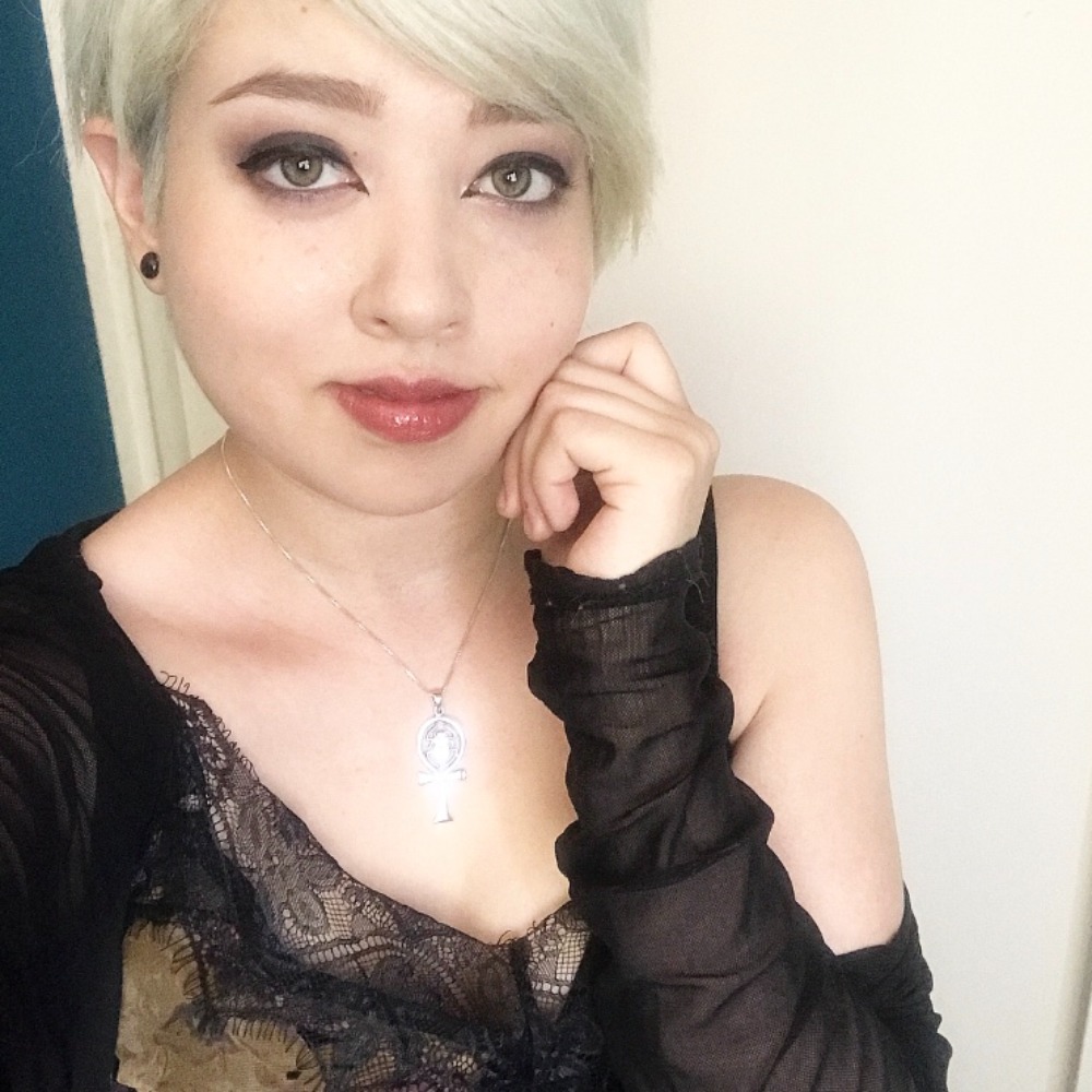 Meet your Posher, Alejandra